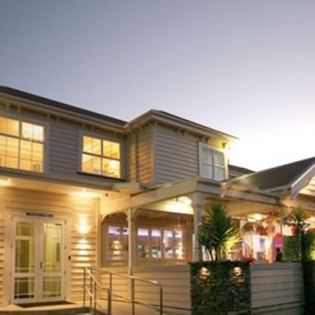 Tuakau Hotel Экстерьер фото