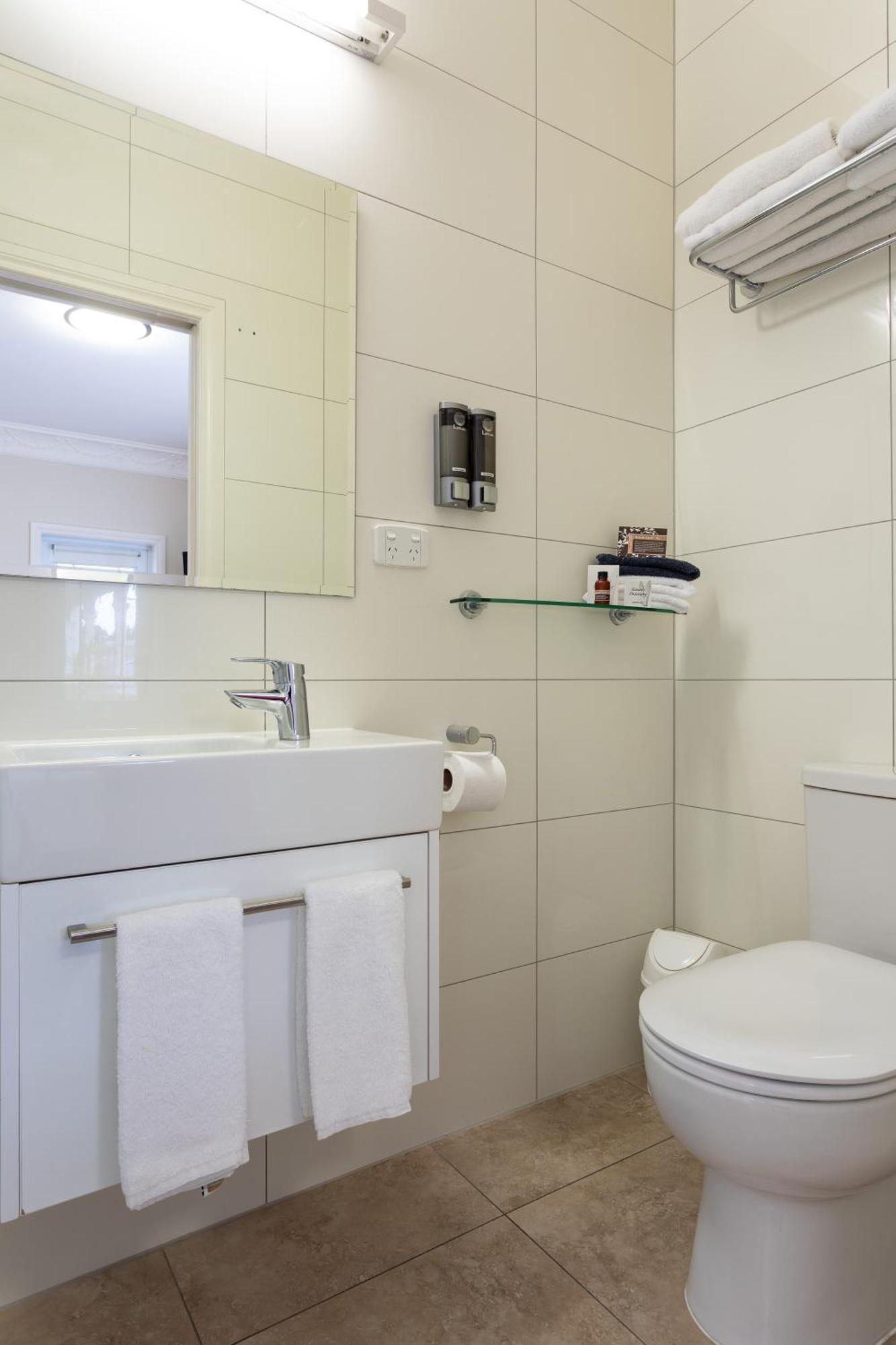 Tuakau Hotel Экстерьер фото