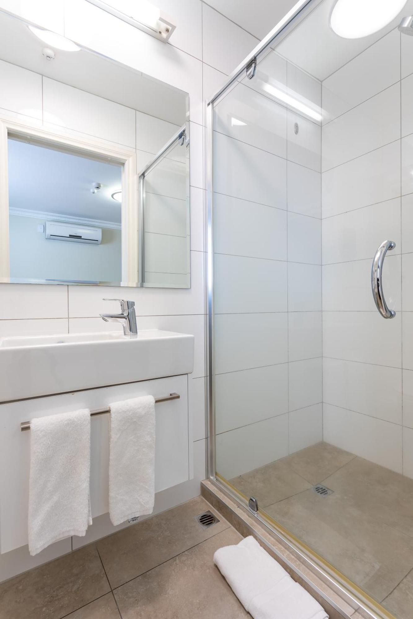 Tuakau Hotel Экстерьер фото
