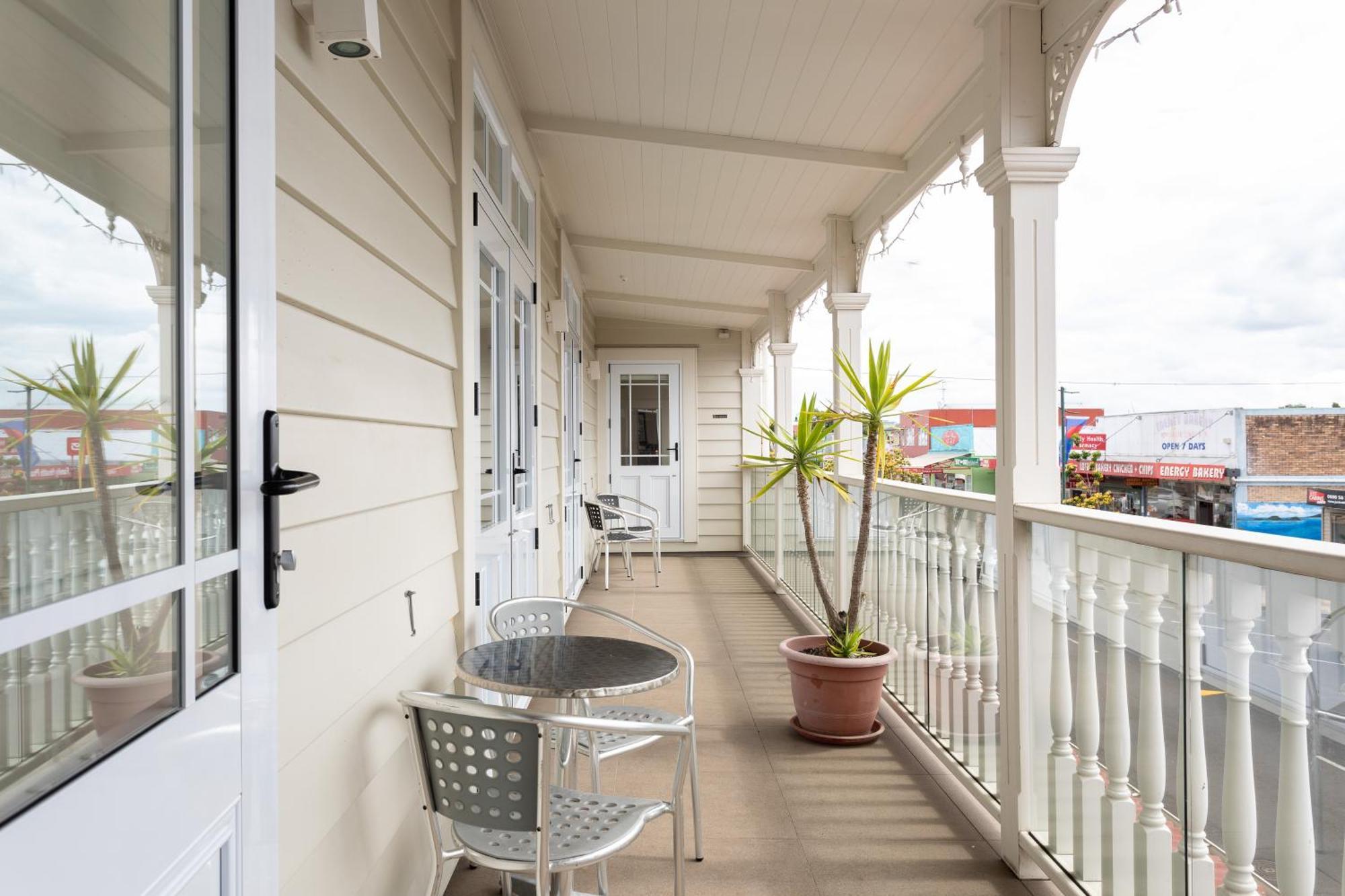 Tuakau Hotel Экстерьер фото