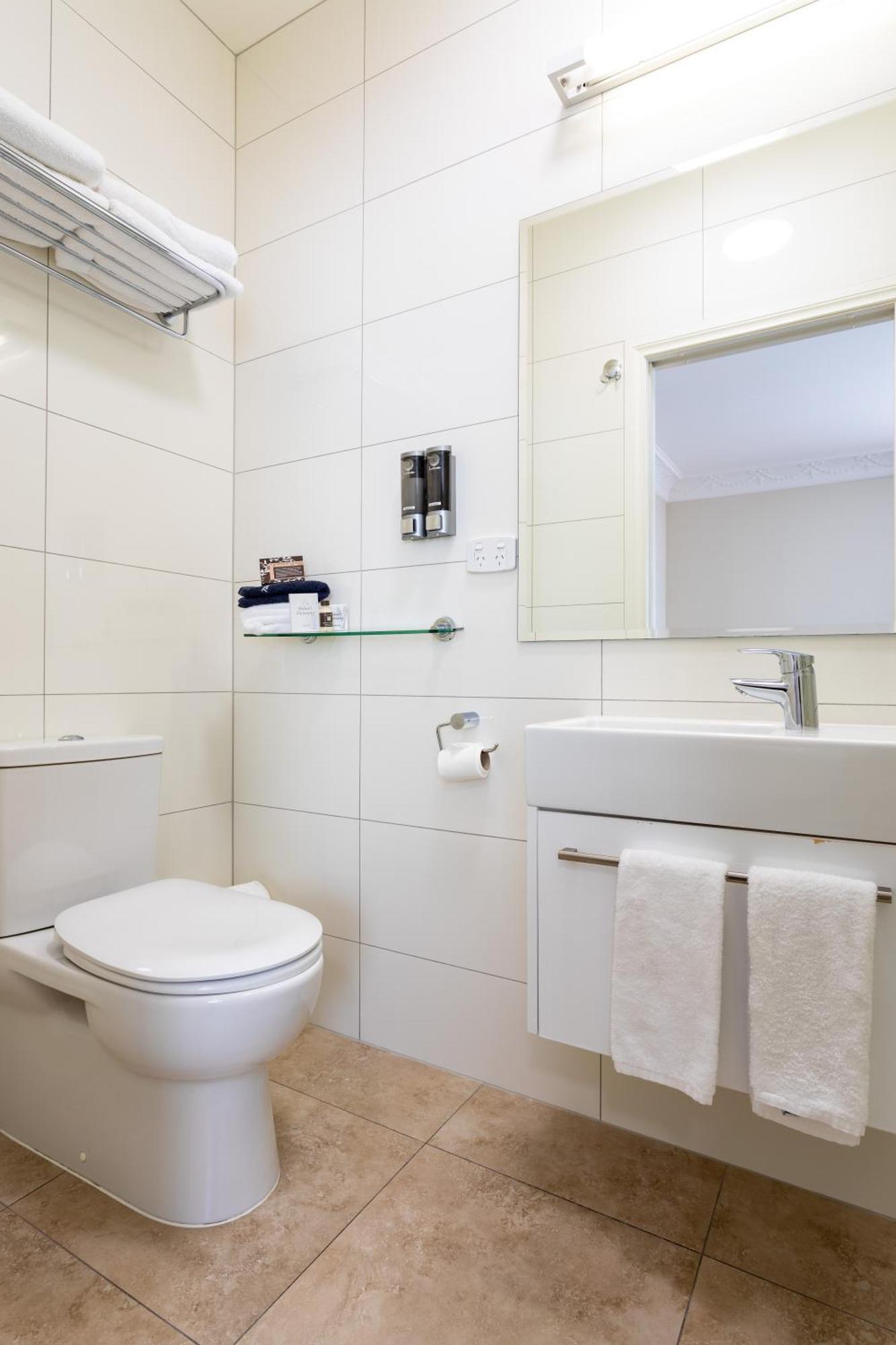 Tuakau Hotel Экстерьер фото