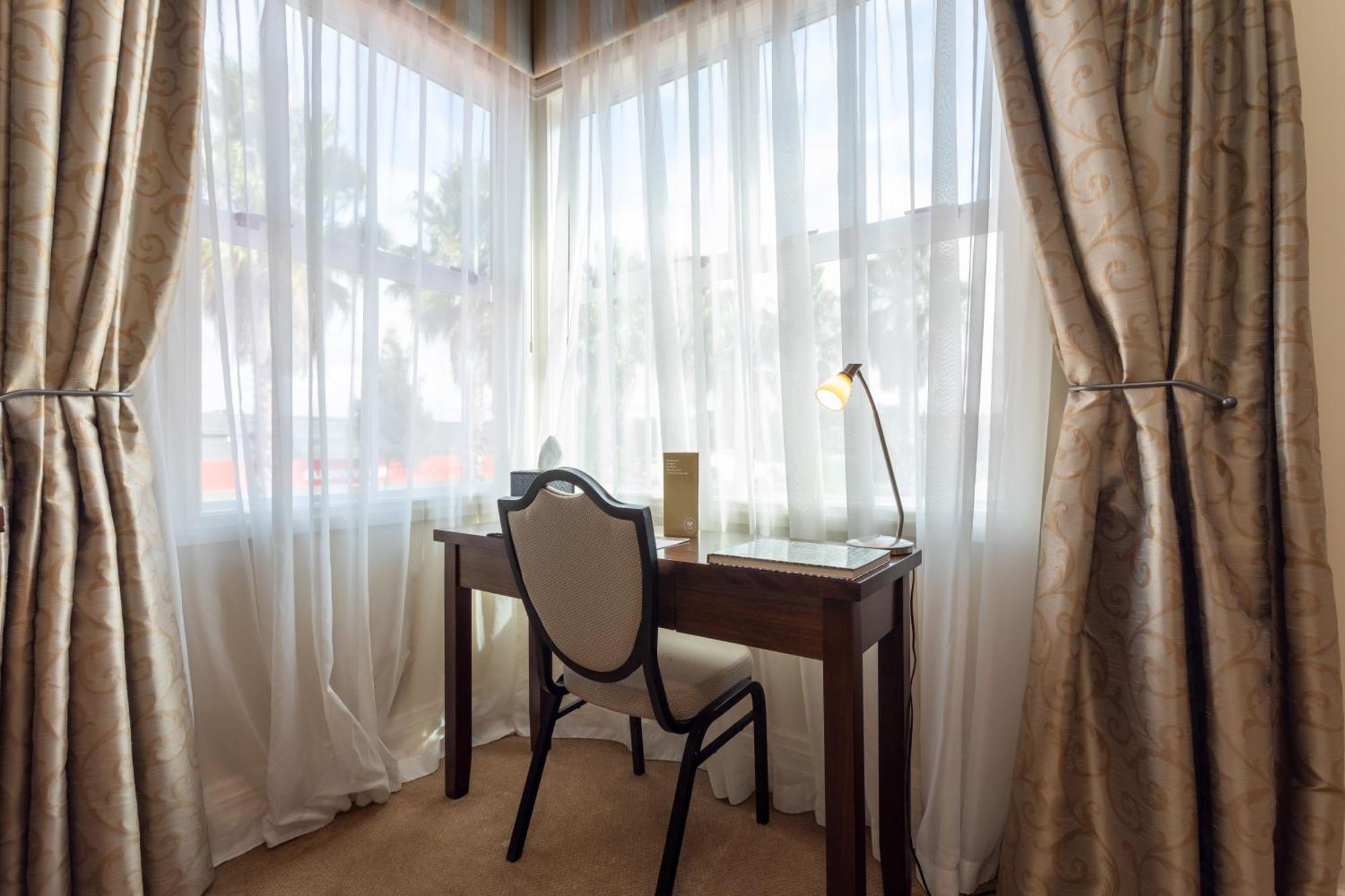 Tuakau Hotel Экстерьер фото