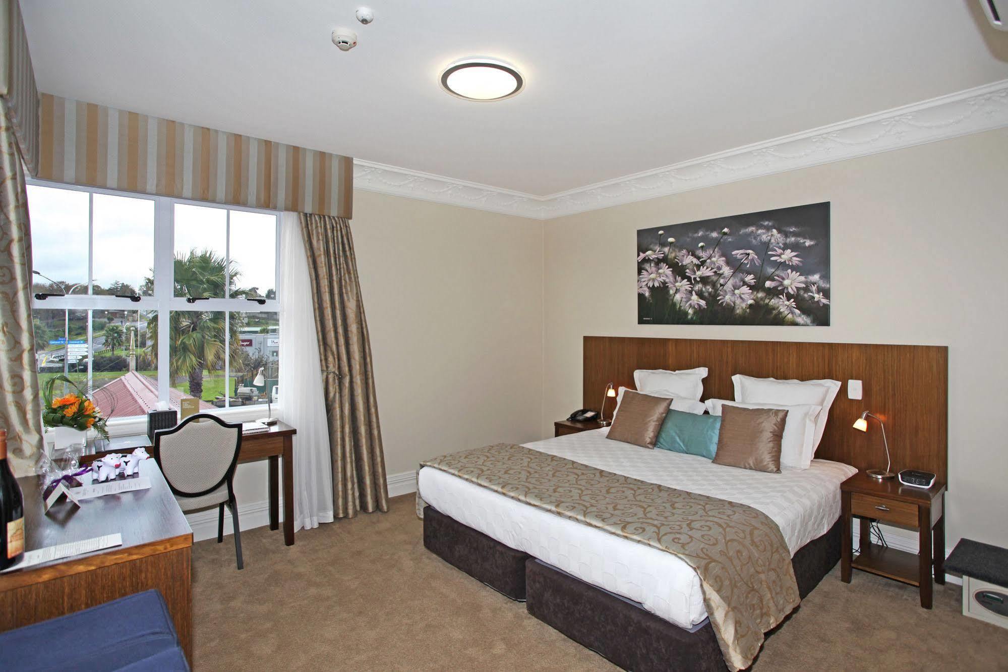 Tuakau Hotel Экстерьер фото