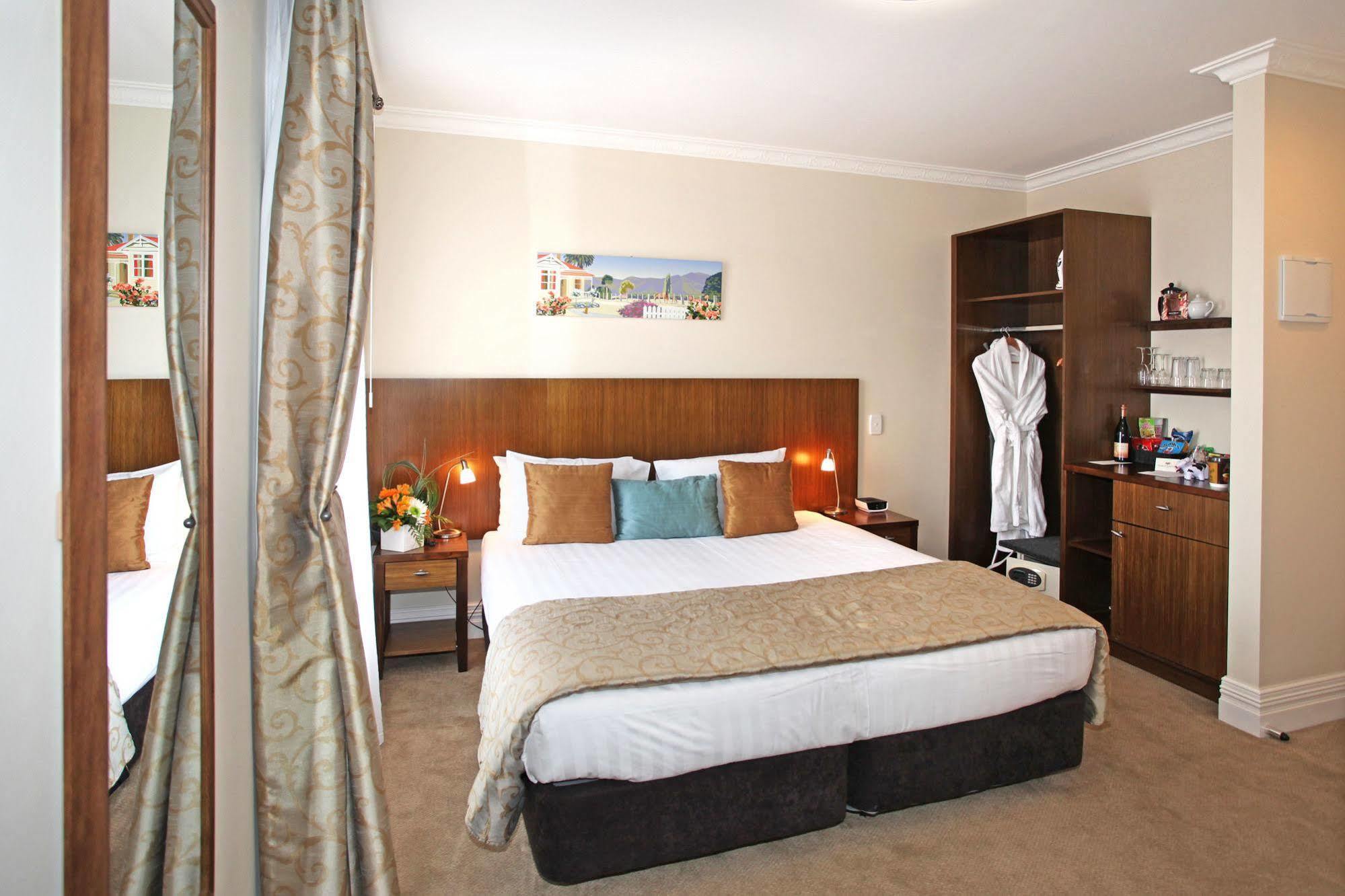 Tuakau Hotel Экстерьер фото